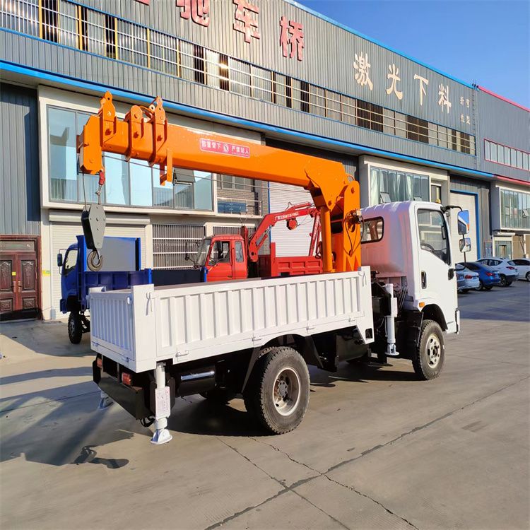 农安县三轮随车吊定制 农用改装机自备吊中瑞长期出售